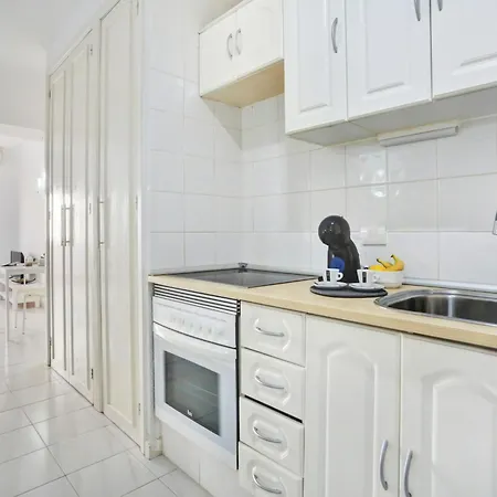 Relaxing Studio, Los Cristianos, Heated Pool, Air Con דירה *
