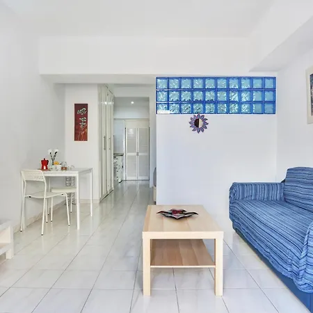 דירה Relaxing Studio, Los Cristianos, Heated Pool, Air Con *