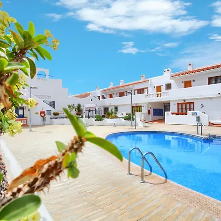 Relaxing Studio, Cristianos, Heated Pool, Air Con Apartament