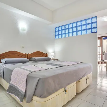 Apartment Relaxing Studio, Los Cristianos, Heated Pool, Air Con