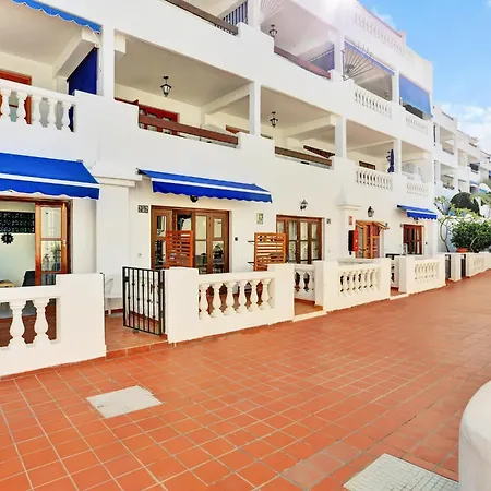 Apartment Relaxing Studio, Los Cristianos, Heated Pool, Air Con *