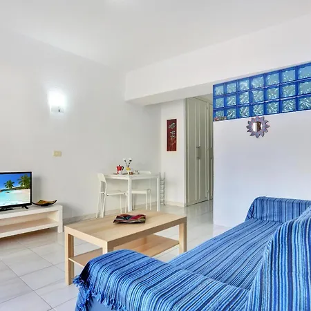 Relaxing Studio, Los Cristianos, Heated Pool, Air Con Los Cristianos (Tenerife)