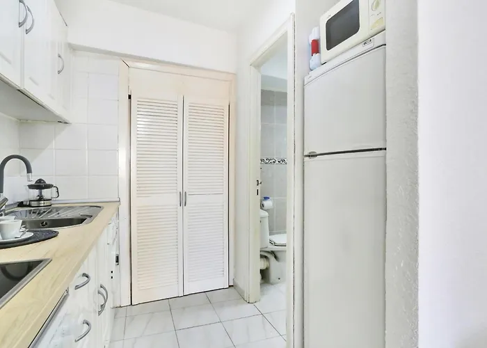 Relaxing Studio, Los Cristianos, Heated Pool, Air Con * Лос Кристианос