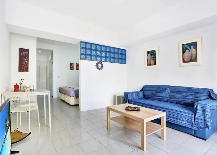 Relaxing Studio, Los Cristianos, Heated Pool, Air Con