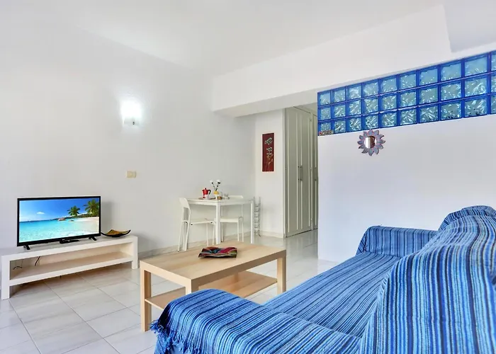 Relaxing Studio, Los Cristianos, Heated Pool, Air Con Лос Кристианос