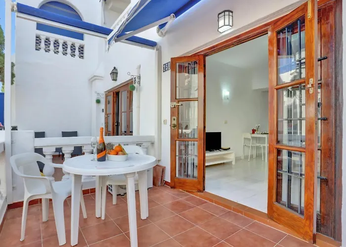 Relaxing Studio, Los Cristianos, Heated Pool, Air Con Апартаменты