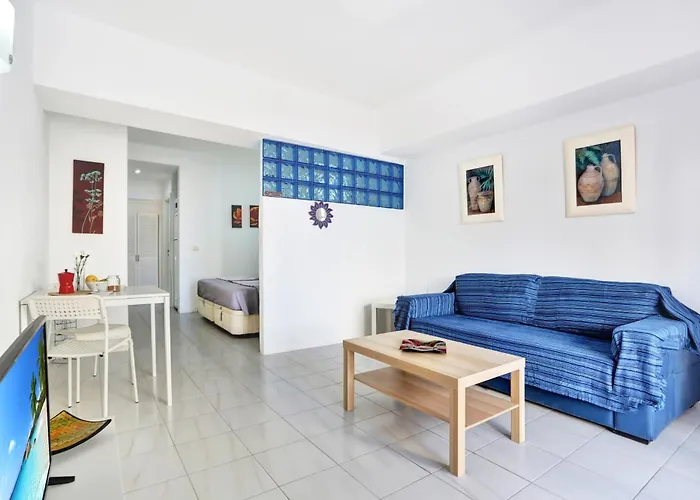 Relaxing Studio, Los Cristianos, Heated Pool, Air Con Lägenhet *