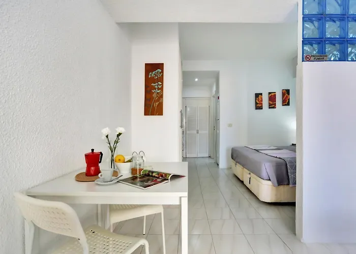 Lägenhet Relaxing Studio, Los Cristianos, Heated Pool, Air Con *