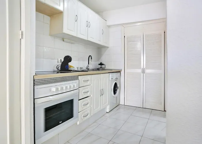 Relaxing Studio, Los Cristianos, Heated Pool, Air Con * Los Cristianos (Tenerife)