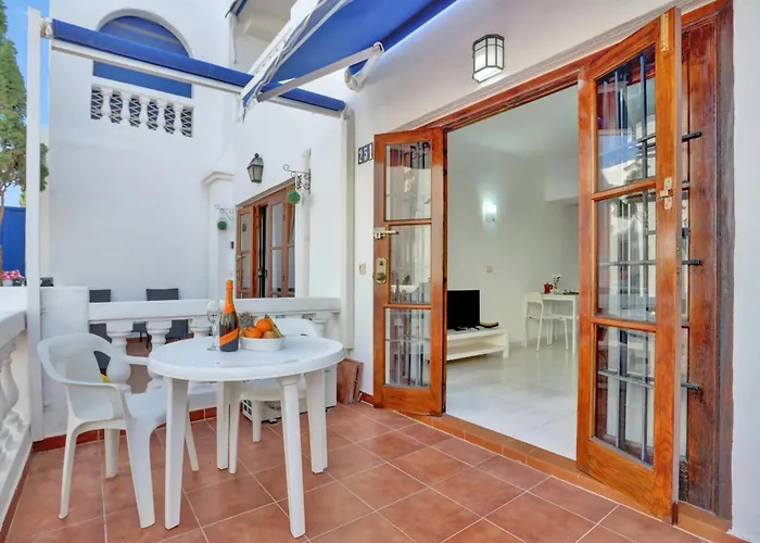 Relaxing Studio, Los Cristianos, Heated Pool, Air Con Los Cristianos (Tenerife)