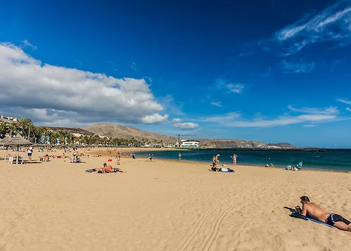 Relaxing Studio, Los Cristianos, Heated Pool, Air Con *