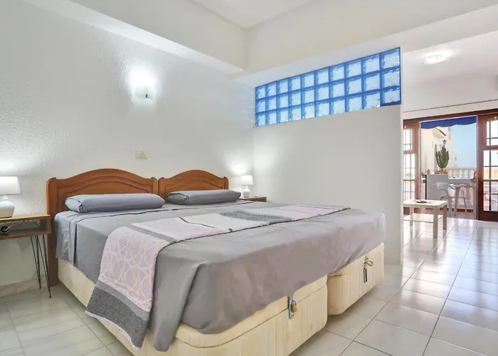 Relaxing Studio, Los Cristianos, Heated Pool, Air Con Los Cristianos (Tenerife)